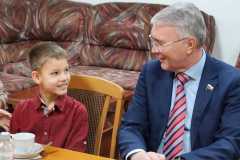 0c22f333-a8d4-4df1-a681-ce45125110d6