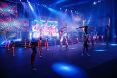 photo_5417882097948935699_y