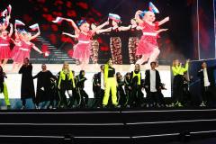 photo_5417882097948935700_y